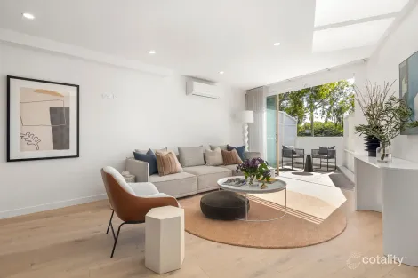 2/1 Bronte Lane, Elwood, VIC 3184