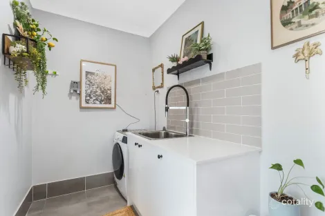 Property photo of 8 Ridgevale Drive Regency Downs QLD 4341