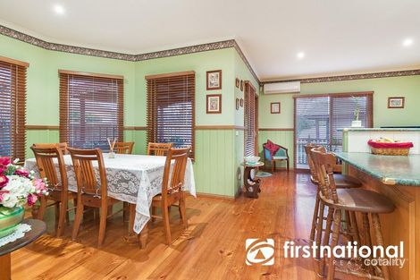 Property photo of 2 Zena Place Berwick VIC 3806