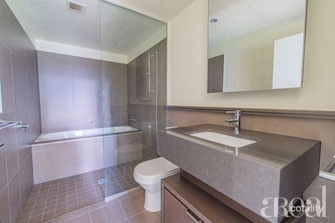Property photo of 905/9 Waterside Place Docklands VIC 3008