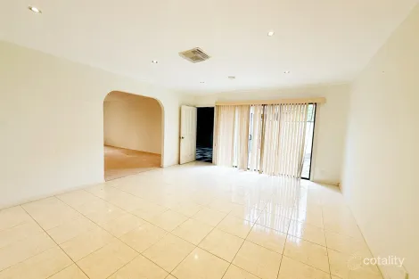 Property photo of 5 Stamford Court Broadmeadows VIC 3047