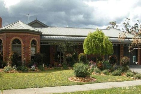 Property photo of 14 Foxglove Court Cranbourne North VIC 3977