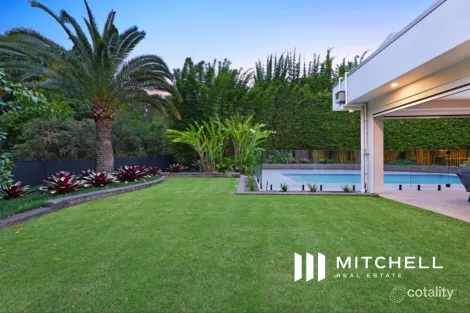 Property photo of 3020 Hillside Hope Island QLD 4212