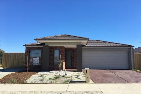 22 Garland St, Pakenham, VIC 3810