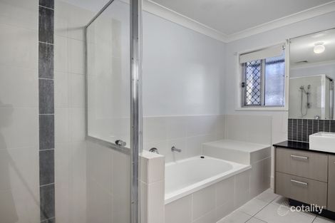 Property photo of 10 Fishburn Way Eli Waters QLD 4655