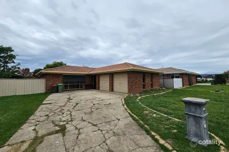 74 Mayfair Dr, West Wodonga, VIC 3690
