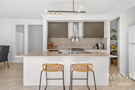 Property photo of 19 Pollen Place Donnybrook VIC 3064