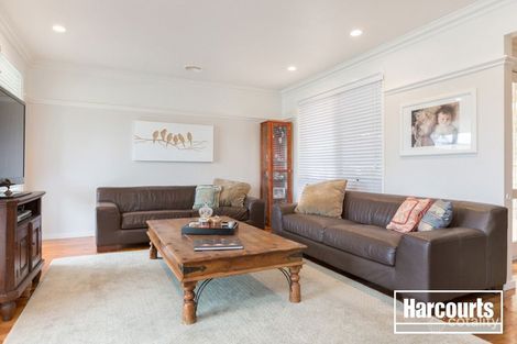 Property photo of 5 Greenlaw Crescent Berwick VIC 3806