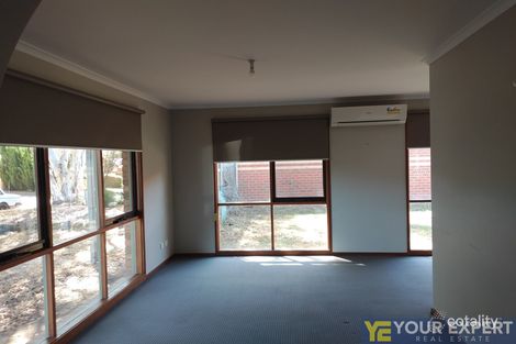Property photo of 18 Tenandra Court Berwick VIC 3806