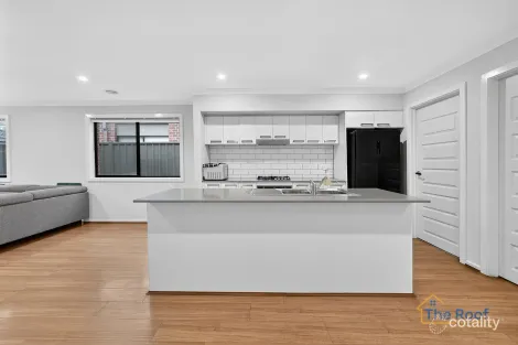 Property photo of 5 Sidon Circuit Tarneit VIC 3029