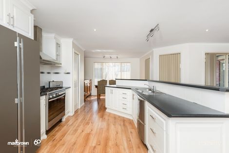 Property photo of 19 Lucerne Circuit Pakenham VIC 3810