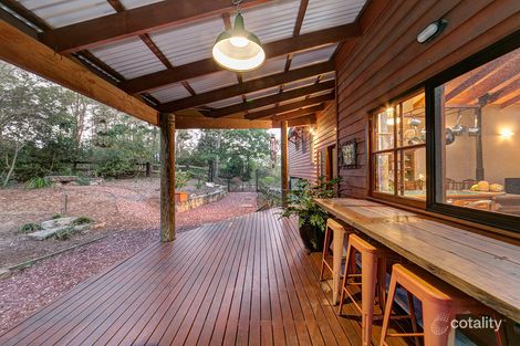 Property photo of 42 Lascelle Court Eatons Hill QLD 4037