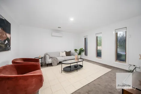 Property photo of 5 Addicott Way Taylors Hill VIC 3037