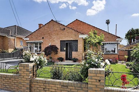 7 Peterleigh Gr, Essendon, VIC 3040