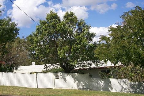 217 Oates Ave, Holland Park, QLD 4121