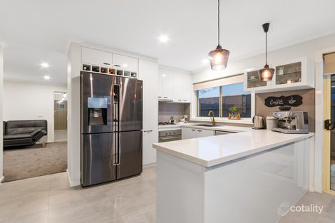 Property photo of 27 Boston Court Narre Warren VIC 3805