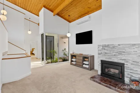 Property photo of 17 Carina Circle Halls Head WA 6210