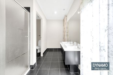 Property photo of 4 Oakgrove Drive Craigieburn VIC 3064