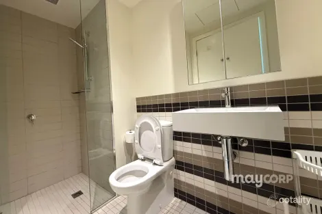 Property photo of 5G/8 Waterside Place Docklands VIC 3008