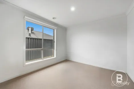 Property photo of 16 Obrien Drive Alfredton VIC 3350