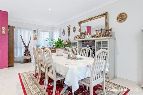 Property photo of 2/231 Outlook Drive Dandenong North VIC 3175