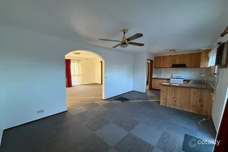 Property photo of 1 Grantham Parade St Albans VIC 3021