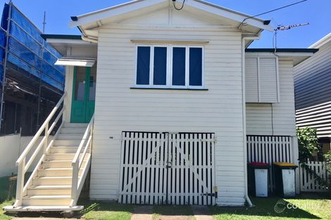 74 Clara St, Wynnum, QLD 4178