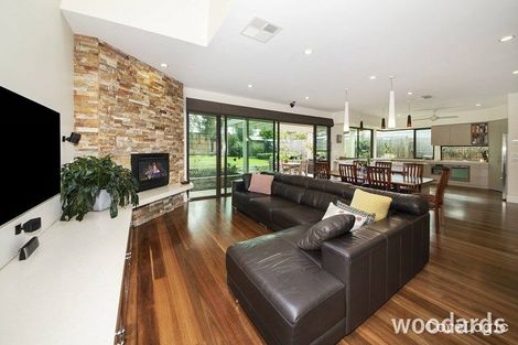 Property photo of 3 Roseberry Grove Glen Huntly VIC 3163