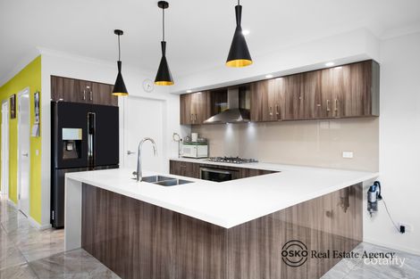 Property photo of 4 Emblem Street Tarneit VIC 3029