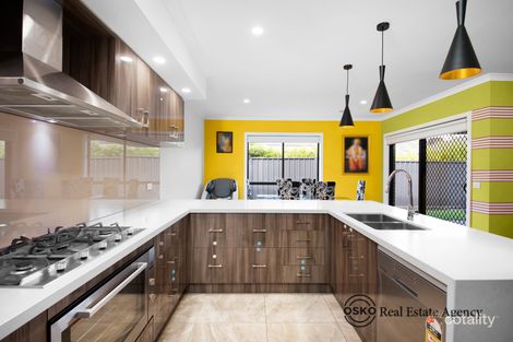 Property photo of 4 Emblem Street Tarneit VIC 3029