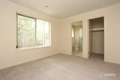 Property photo of 28 Pepper Tree Drive Holmview QLD 4207