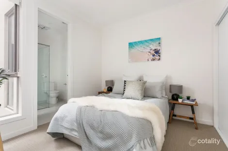 Property photo of 4 Camera Walk Coburg North VIC 3058