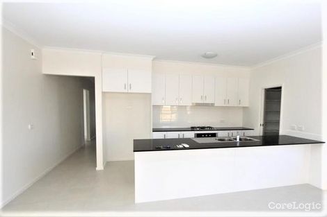 Property photo of 8 Coogee Street Point Cook VIC 3030