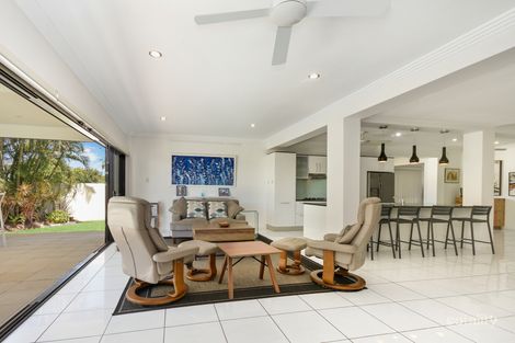 Property photo of 2 Corfu Street Parrearra QLD 4575