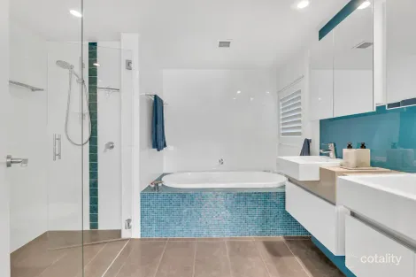 Property photo of 1T/20-28 Bayview Street Runaway Bay QLD 4216