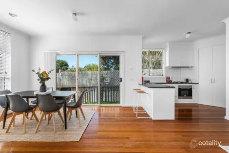 Property photo of 2/62 Caroline Crescent Blackburn North VIC 3130