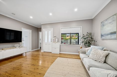 Property photo of 39 Bundilla Parade Berkeley Vale NSW 2261