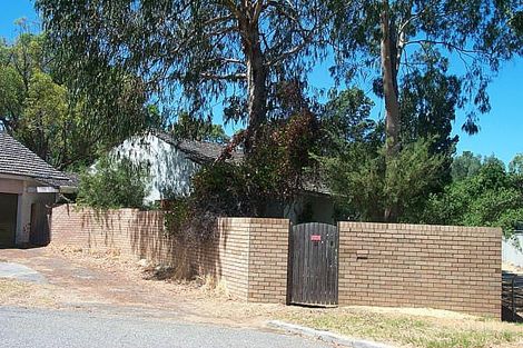 18 Leasham Ct, Medina, WA 6167