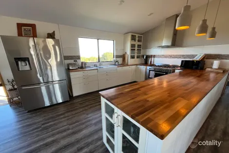 Property photo of 70 Petersen Road Irongate QLD 4356