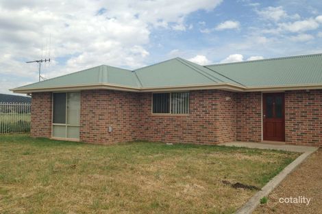 Property photo of 3/11A Maxwell Street Wellington NSW 2820