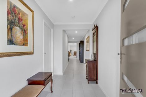 Property photo of 15 Topper Street Werribee VIC 3030