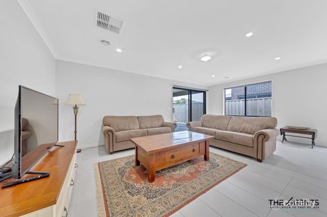 Property photo of 15 Topper Street Werribee VIC 3030