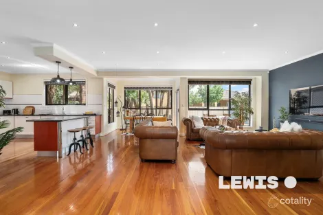 Property photo of 39 Douglas Mawson Drive Roxburgh Park VIC 3064