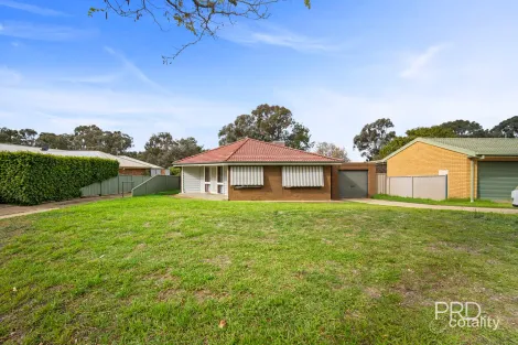 9 Canola Pl, Estella, NSW 2650