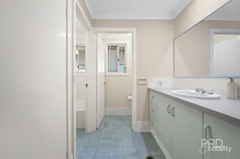 Property photo of 9 Canola Place Estella NSW 2650