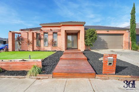 Property photo of 12 Redcliffe Parade Tarneit VIC 3029
