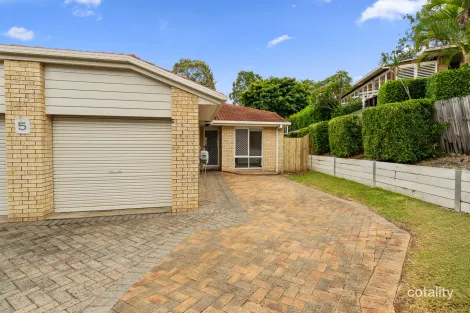 Property photo of 2/5 Hill Court Labrador QLD 4215