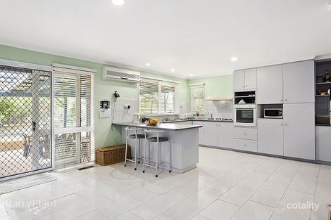 Property photo of 6 Sturrock Court Berwick VIC 3806