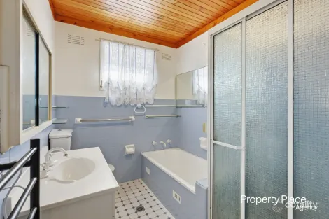 Property photo of 24 Thomas Street Picnic Point NSW 2213