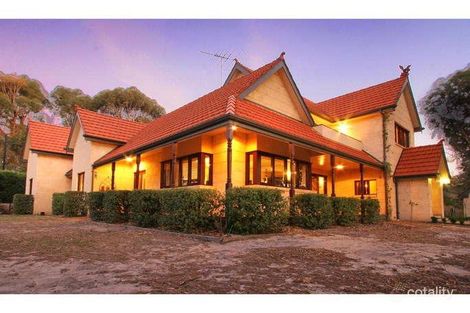 2 Silvan Gr, Mornington, VIC 3931